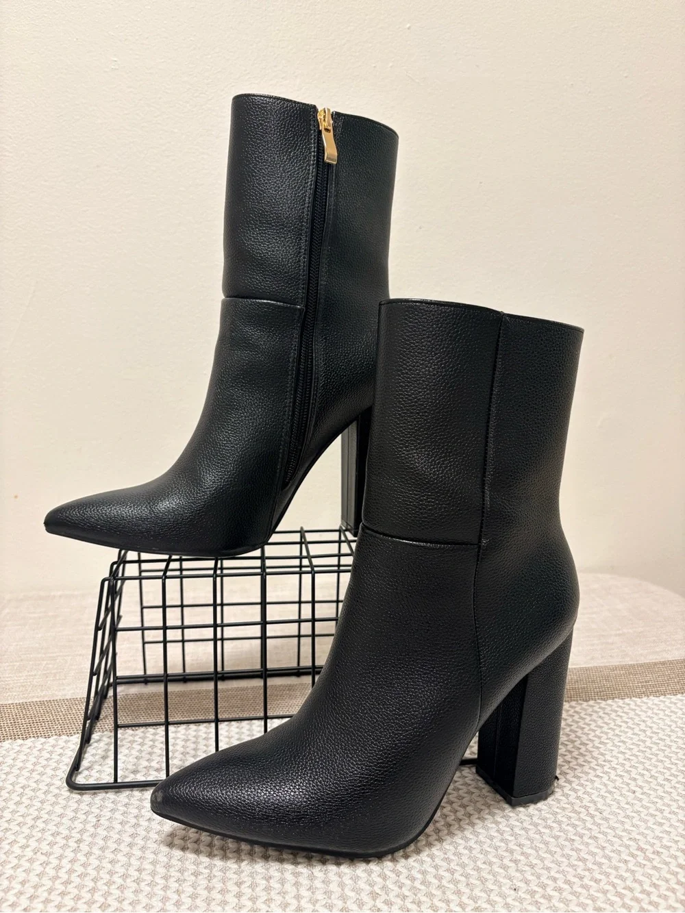 Lulus Dawson Black Pebble Pointed-toe Mid Calf Boots - Size 7